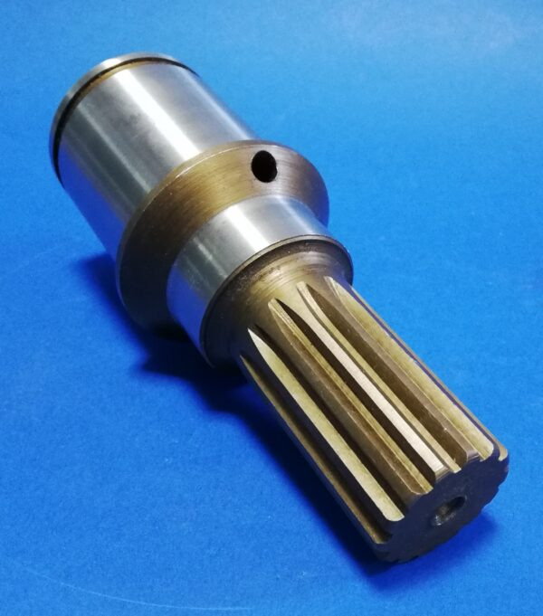 020410A Wałek silnika jazdy – Bobcat 543, 542, 545 (współpracuje z wałkiem 030030A) - Motor hidráulico por Máquina de construção: foto 1 020410A Wałek silnika jazdy – Bobcat 543, 542, 545 (współpracuje z wałkiem 030030A) - Motor hidráulico por Máquina de construção: foto 1