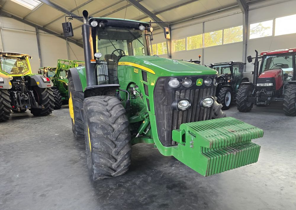 John Deere 8230 - Trator: foto 3 John Deere 8230 - Trator: foto 3