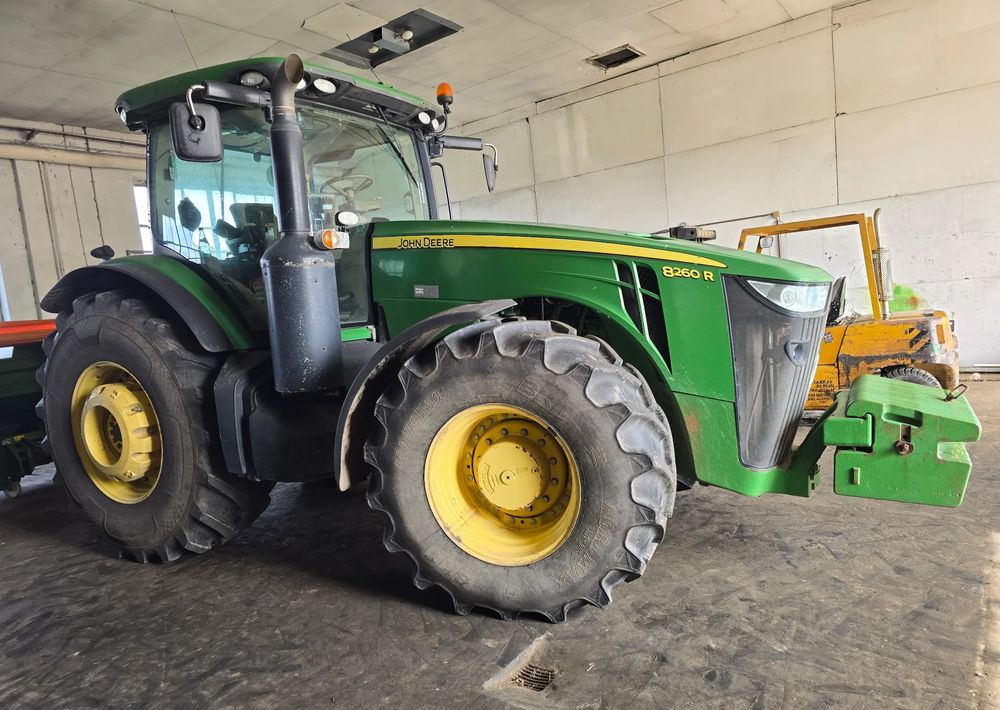 John Deere 8260R - Trator: foto 2 John Deere 8260R - Trator: foto 2