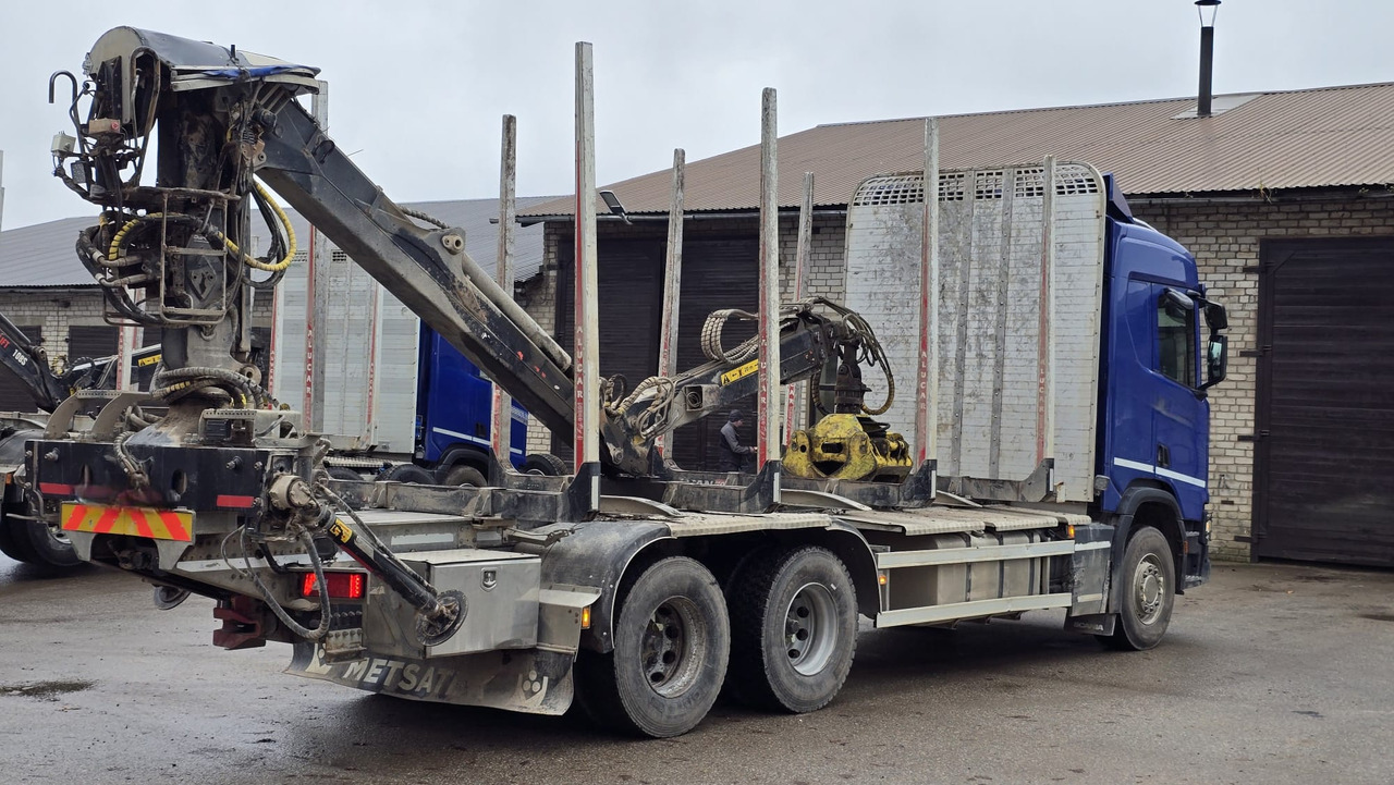 SCANIA R450 - Camião de transporte de madeira, Camião grua: foto 4 SCANIA R450 - Camião de transporte de madeira, Camião grua: foto 4