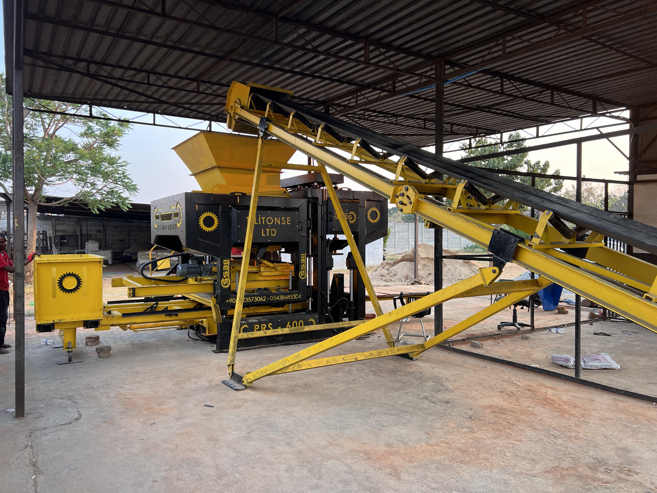 PRS-600 Semi-Automatic Concrete Block Machine - Máquina de fazer bloco: foto 3 PRS-600 Semi-Automatic Concrete Block Machine - Máquina de fazer bloco: foto 3