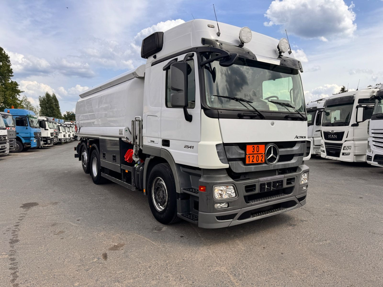 Mercedes-Benz Actros 2541 Tankwagen - Caminhão tanque: foto 2 Mercedes-Benz Actros 2541 Tankwagen - Caminhão tanque: foto 2