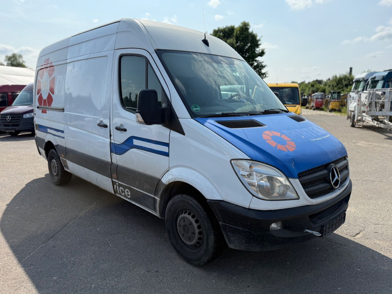 Mercedes-Benz Sprinter II Kasten 313 CDI MOTORSCHADEN !!! - Furgão: foto 2 Mercedes-Benz Sprinter II Kasten 313 CDI MOTORSCHADEN !!! - Furgão: foto 2