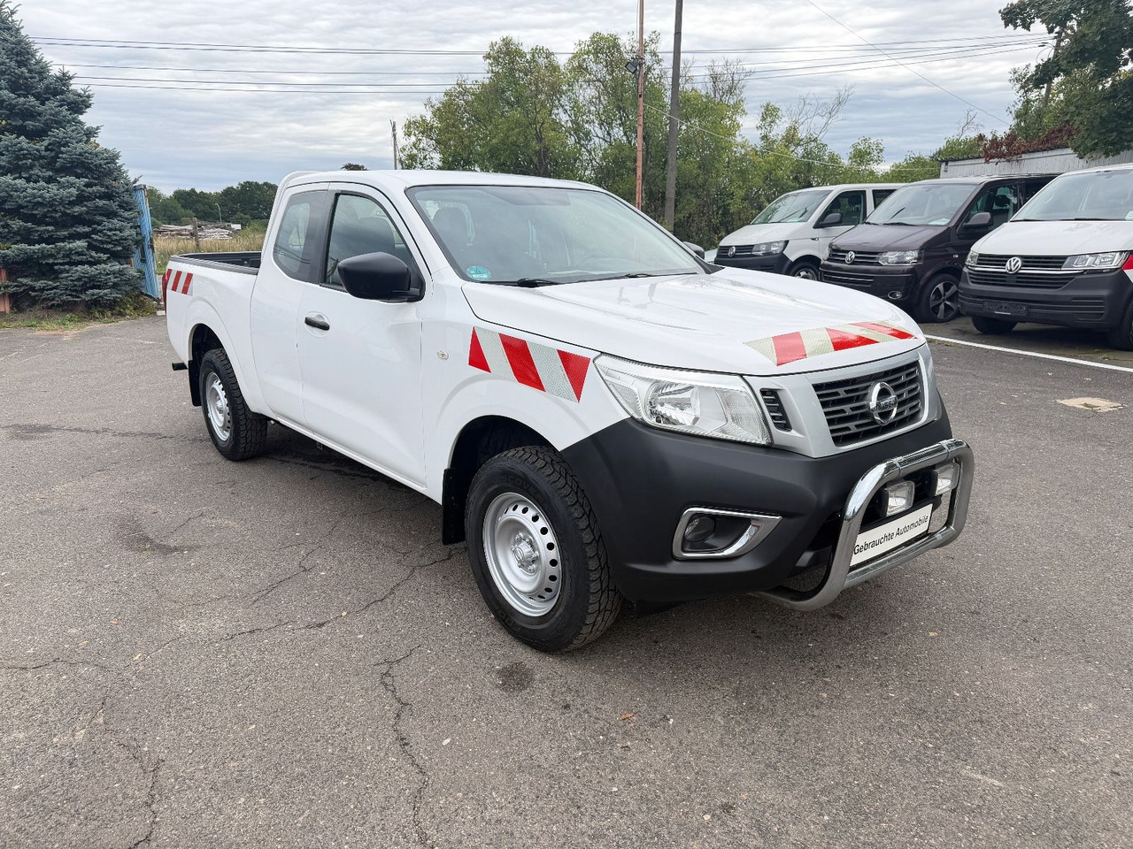 Nissan Navara NP300 Visia King Cab 4x4 - SUV: foto 2 Nissan Navara NP300 Visia King Cab 4x4 - SUV: foto 2