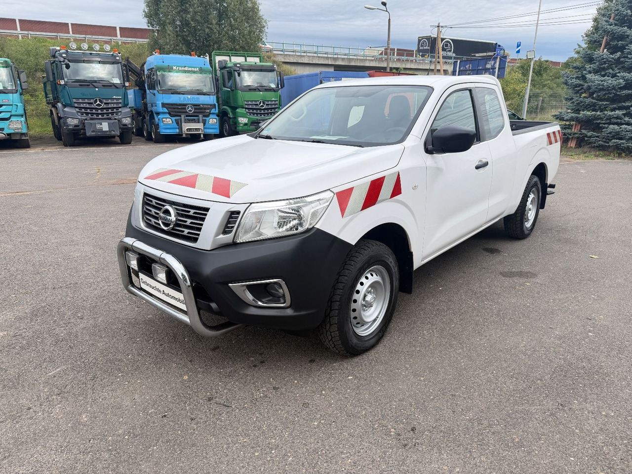 Nissan Navara NP300 Visia King Cab 4x4 - SUV: foto 3 Nissan Navara NP300 Visia King Cab 4x4 - SUV: foto 3