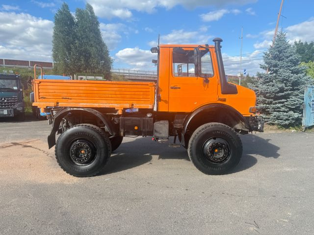 Unimog 2100 4x4 - Camião de caixa aberta/ Plataforma: foto 5 Unimog 2100 4x4 - Camião de caixa aberta/ Plataforma: foto 5