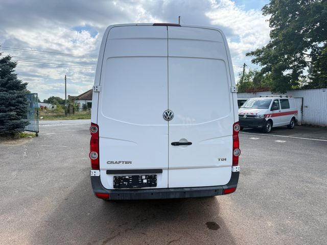 Volkswagen Crafter Kasten 35 mittel L2H2 Hochdach - Furgão: foto 4 Volkswagen Crafter Kasten 35 mittel L2H2 Hochdach - Furgão: foto 4