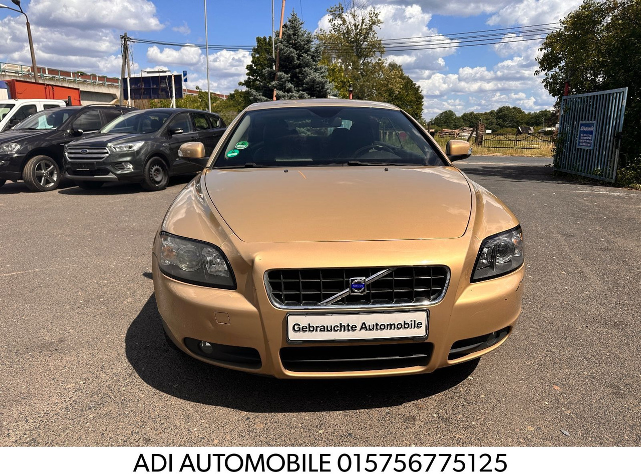 Volvo C70 Cabriolet 2.4 Kinetic Benzin/Flüssiggas - Automóvel: foto 1 Volvo C70 Cabriolet 2.4 Kinetic Benzin/Flüssiggas - Automóvel: foto 1