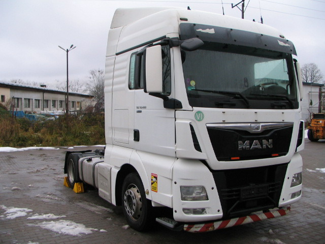 MAN TGX 18.480 / LOW DECK / ENGINE DAMAGE. - Tractor: foto 1 MAN TGX 18.480 / LOW DECK / ENGINE DAMAGE. - Tractor: foto 1