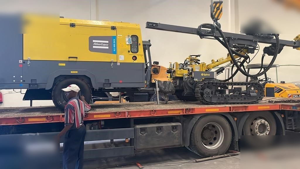 ATLAS COPCO 450 CFM - Compressor de ar: foto 1 ATLAS COPCO 450 CFM - Compressor de ar: foto 1