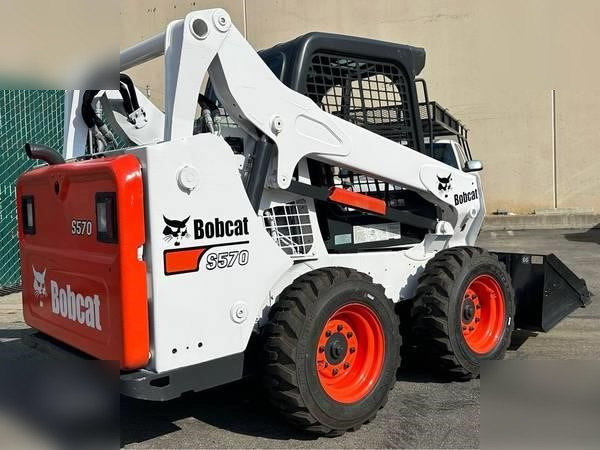 BOBCAT S590 - Mini pá carregadora: foto 1 BOBCAT S590 - Mini pá carregadora: foto 1