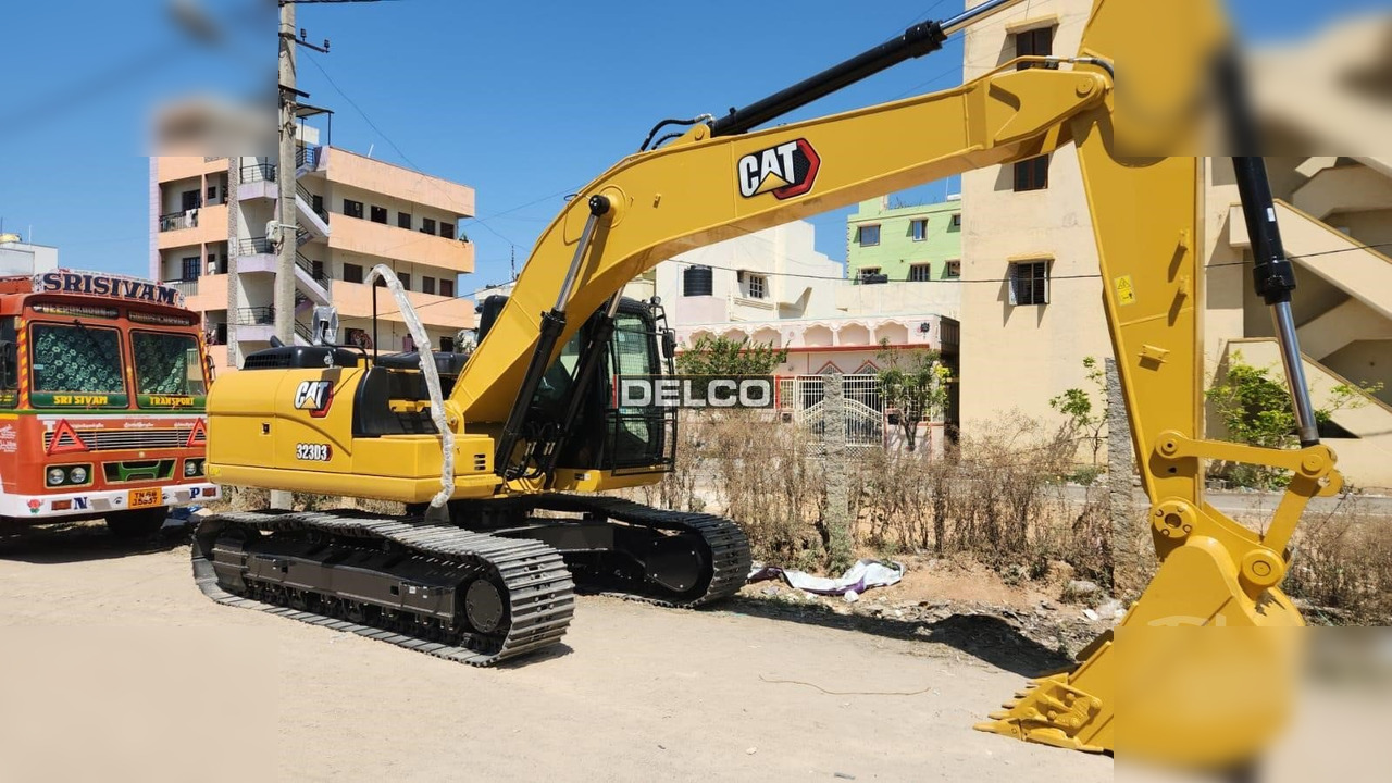 CATERPILLAR 323D3 - Escavadora de rastos: foto 1 CATERPILLAR 323D3 - Escavadora de rastos: foto 1