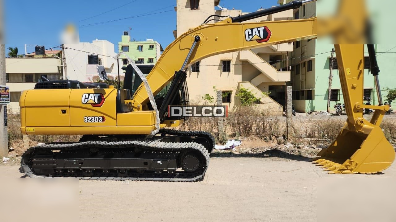 Escavadora de rastos novo CATERPILLAR 323D3: foto 6