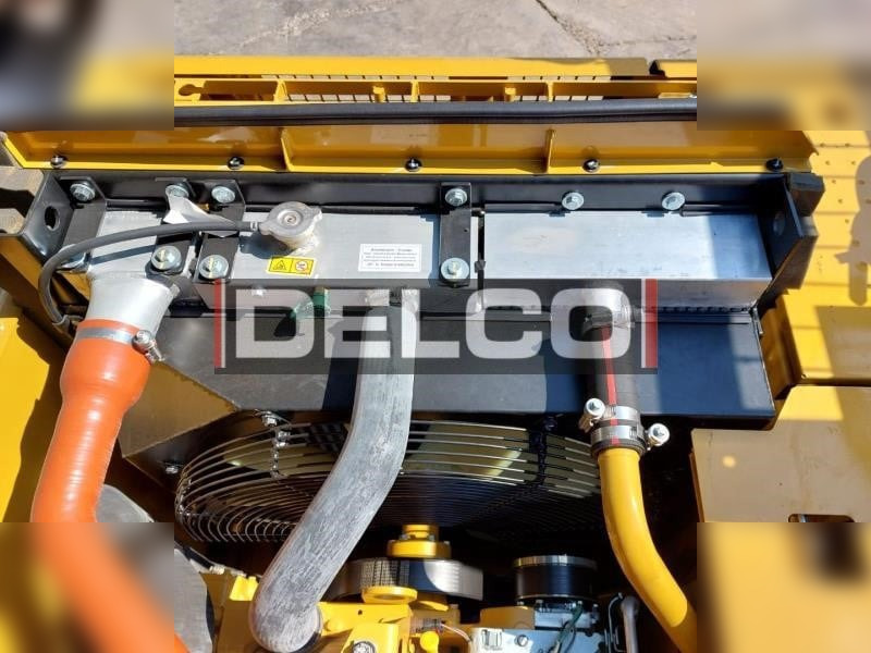 Escavadora de rastos novo CATERPILLAR 323D3: foto 18