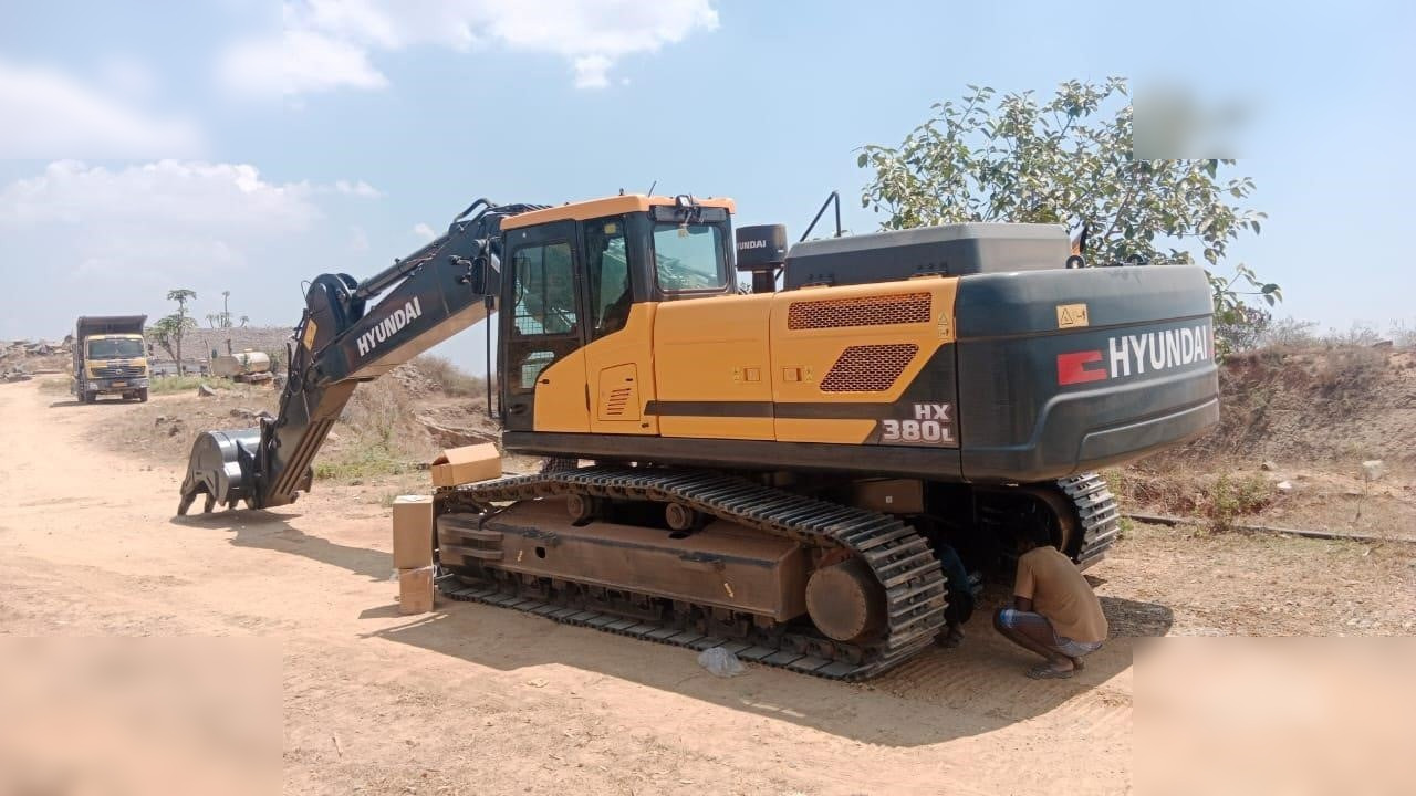 HYUNDAI HX380L - Escavadora de rastos: foto 1 HYUNDAI HX380L - Escavadora de rastos: foto 1