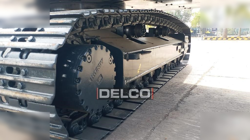 Escavadora de rastos novo HYUNDAI ROBEX 210: foto 11
