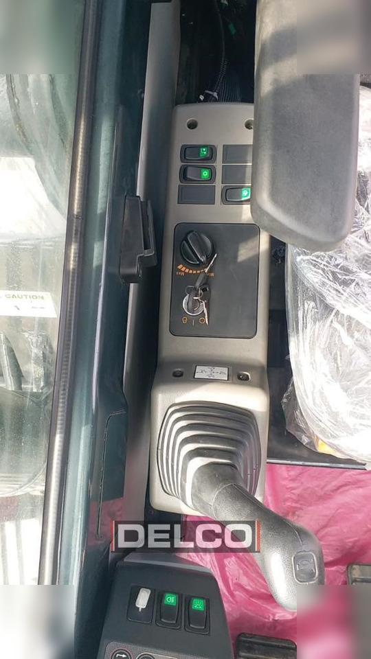 Escavadora de rastos novo HYUNDAI ROBEX 210: foto 13