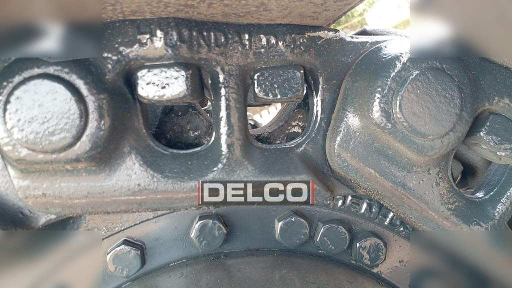 Escavadora de rastos novo HYUNDAI ROBEX 210: foto 14