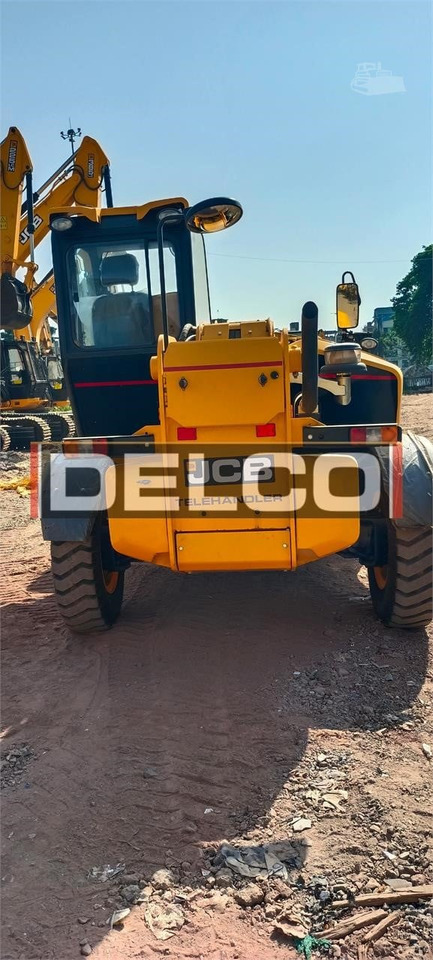 Empilhador telescópico novo JCB 540-70: foto 10