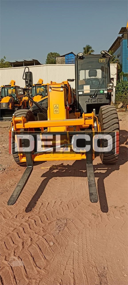 Empilhador telescópico novo JCB 540-70: foto 11