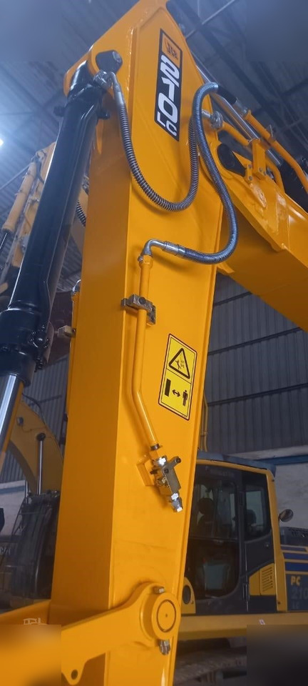 Escavadora de rastos novo JCB JS210 LC: foto 6