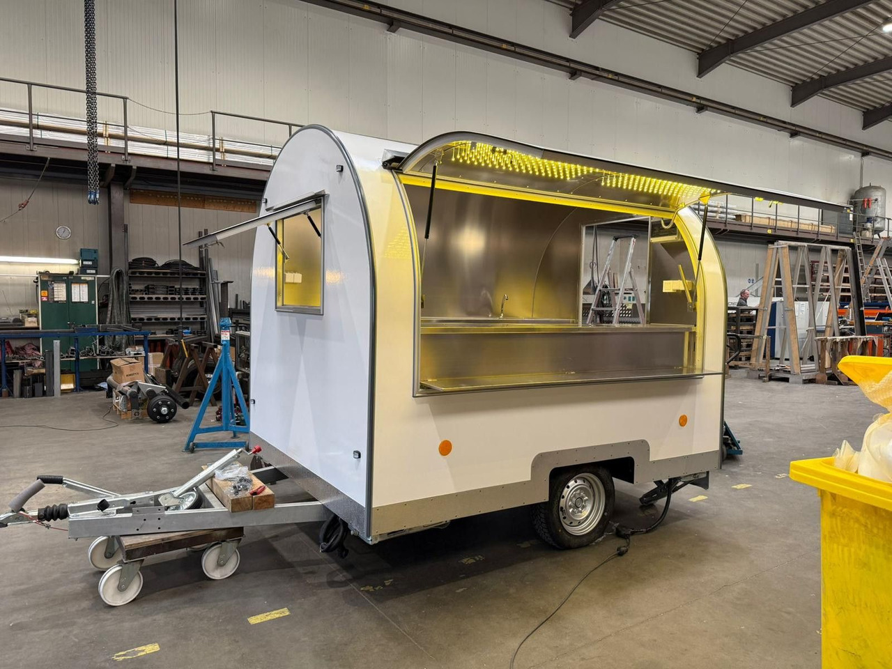 Esselmann EasyGo 280 ähn Buddystar oder Multiwagon - Roulote bar: foto 4 Esselmann EasyGo 280 ähn Buddystar oder Multiwagon - Roulote bar: foto 4