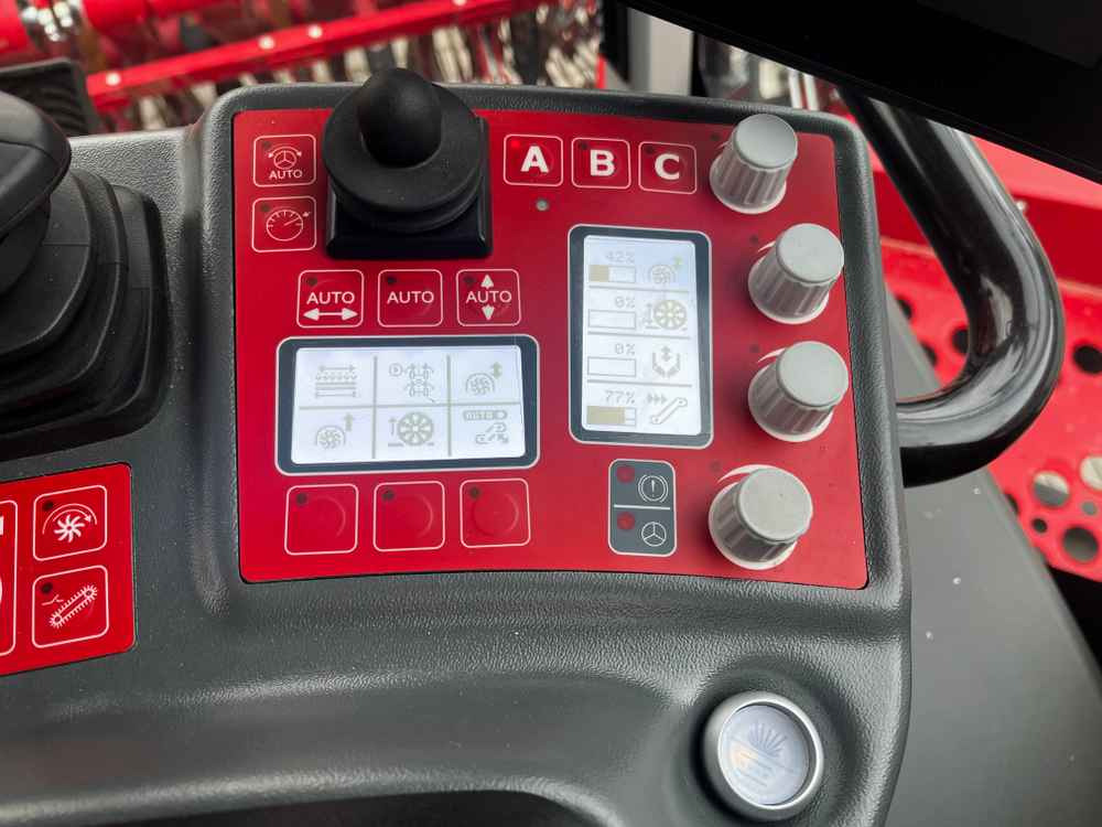 Grimme REXOR 6300 Platinum - Colheitadeira de beterraba: foto 3 Grimme REXOR 6300 Platinum - Colheitadeira de beterraba: foto 3