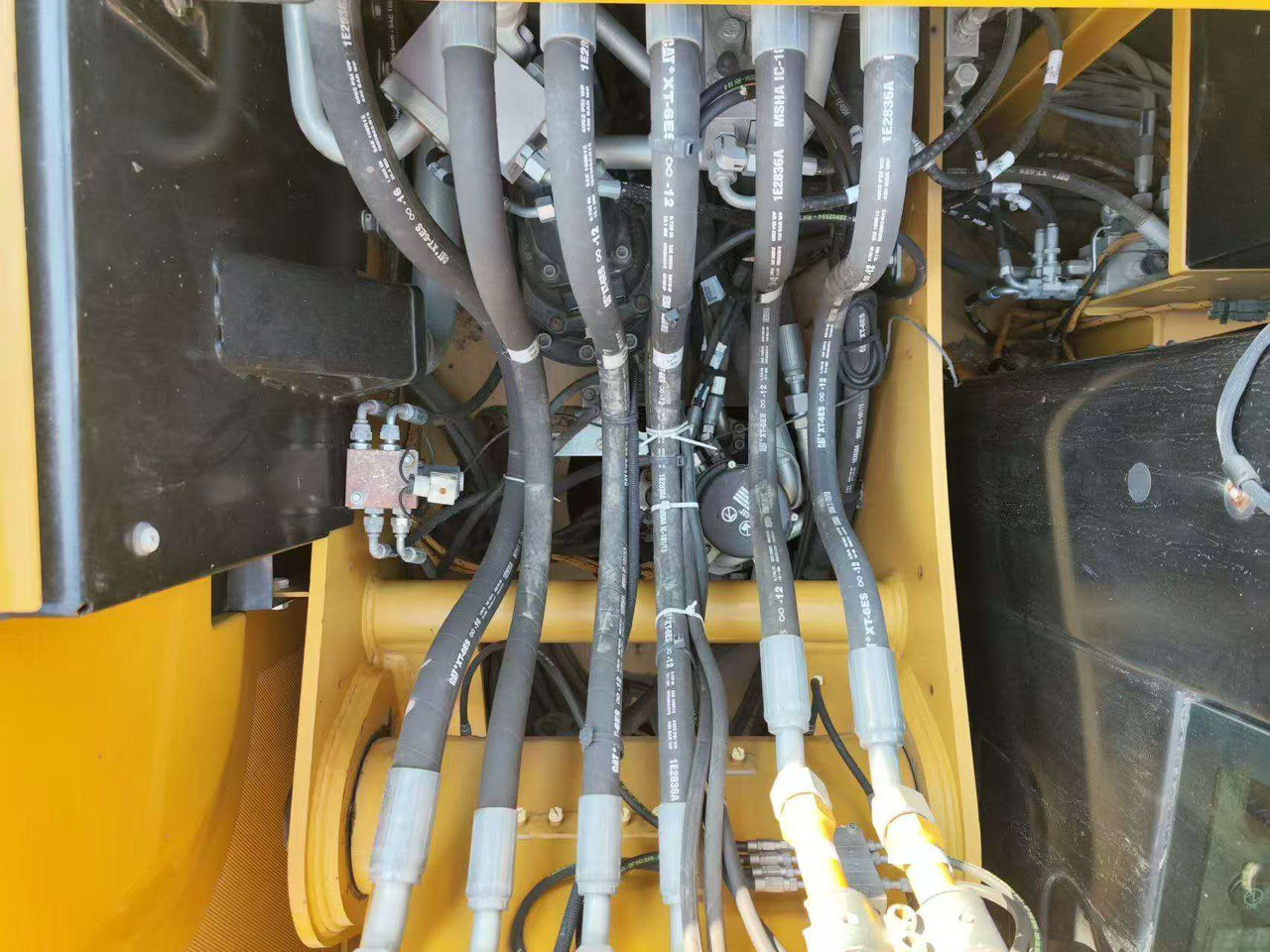 CAT 315D - Escavadeira de rodas: foto 4 CAT 315D - Escavadeira de rodas: foto 4