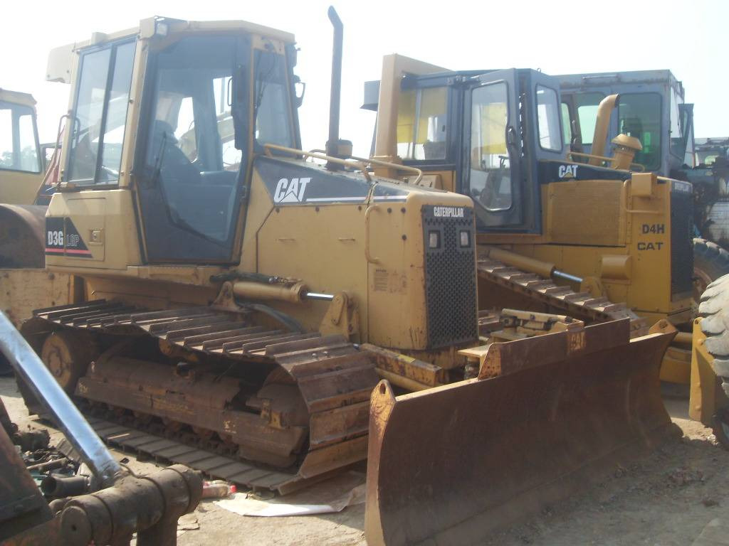 CAT D 3 G LGP - Buldôzer: foto 1 CAT D 3 G LGP - Buldôzer: foto 1