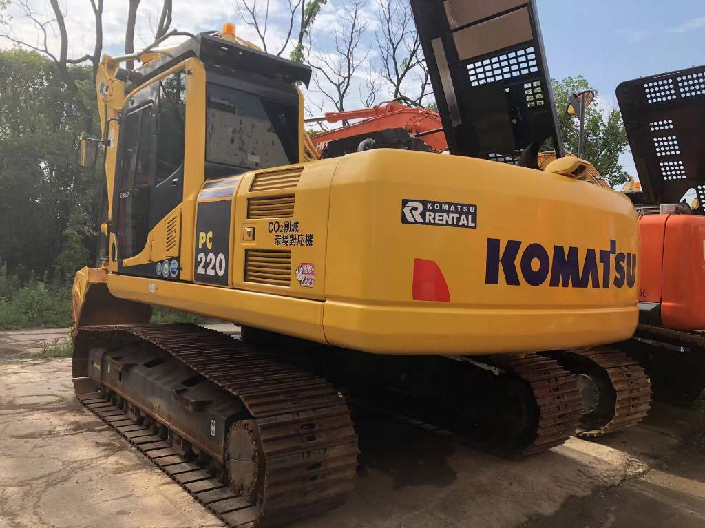 Komatsu PC220-8 - Escavadora de rastos: foto 1 Komatsu PC220-8 - Escavadora de rastos: foto 1