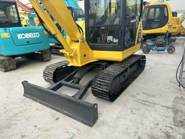 Komatsu PC56 - Mini escavadeira: foto 3 Komatsu PC56 - Mini escavadeira: foto 3