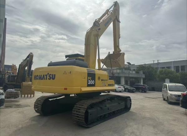 Komatsu pc300 - Escavadora de rastos: foto 1 Komatsu pc300 - Escavadora de rastos: foto 1