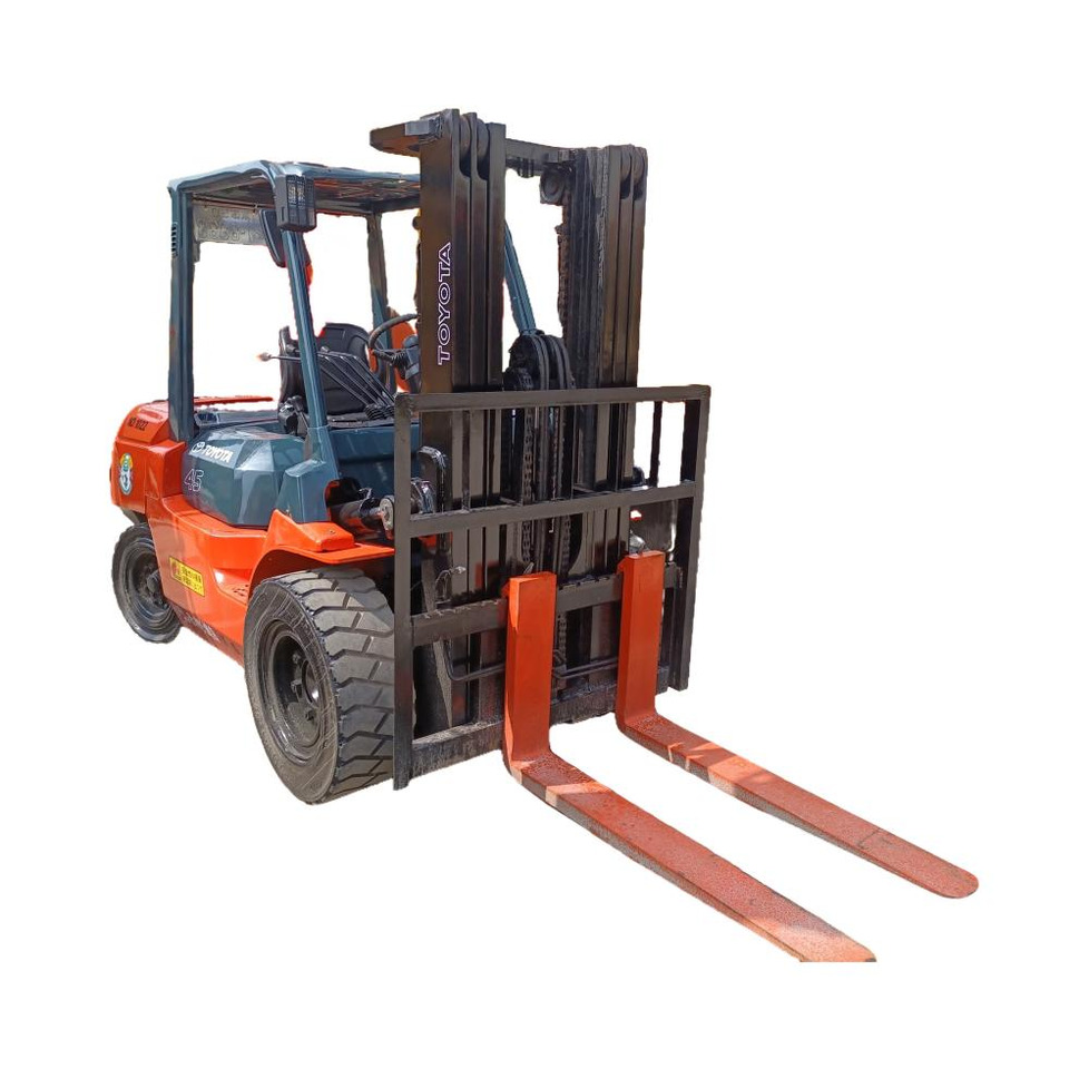 Toyota - Empilhadeira a diesel: foto 1 Toyota - Empilhadeira a diesel: foto 1