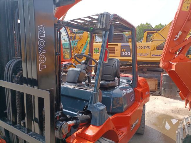 Toyota - Empilhadeira a diesel: foto 2 Toyota - Empilhadeira a diesel: foto 2