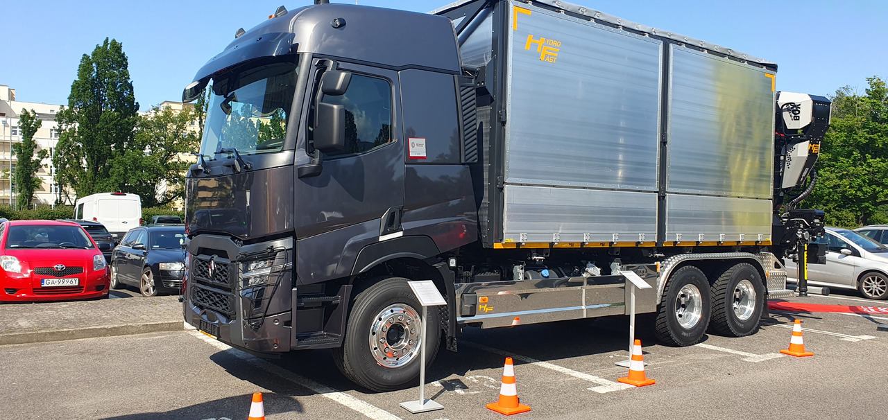 RENAULT TRUCKS CP6x4 Renault zabudowa do biomasy z żyurawiem Tajfun L155ZK/ Renault Biomass body with crane Tajfun L155ZK/ Renault Biomasse-Aufbau mit Kran Tajfun L155ZK - Camião de transporte de madeira: foto 1 RENAULT TRUCKS CP6x4 Renault zabudowa do biomasy z żyurawiem Tajfun L155ZK/ Renault Biomass body with crane Tajfun L155ZK/ Renault Biomasse-Aufbau mit Kran Tajfun L155ZK - Camião de transporte de madeira: foto 1