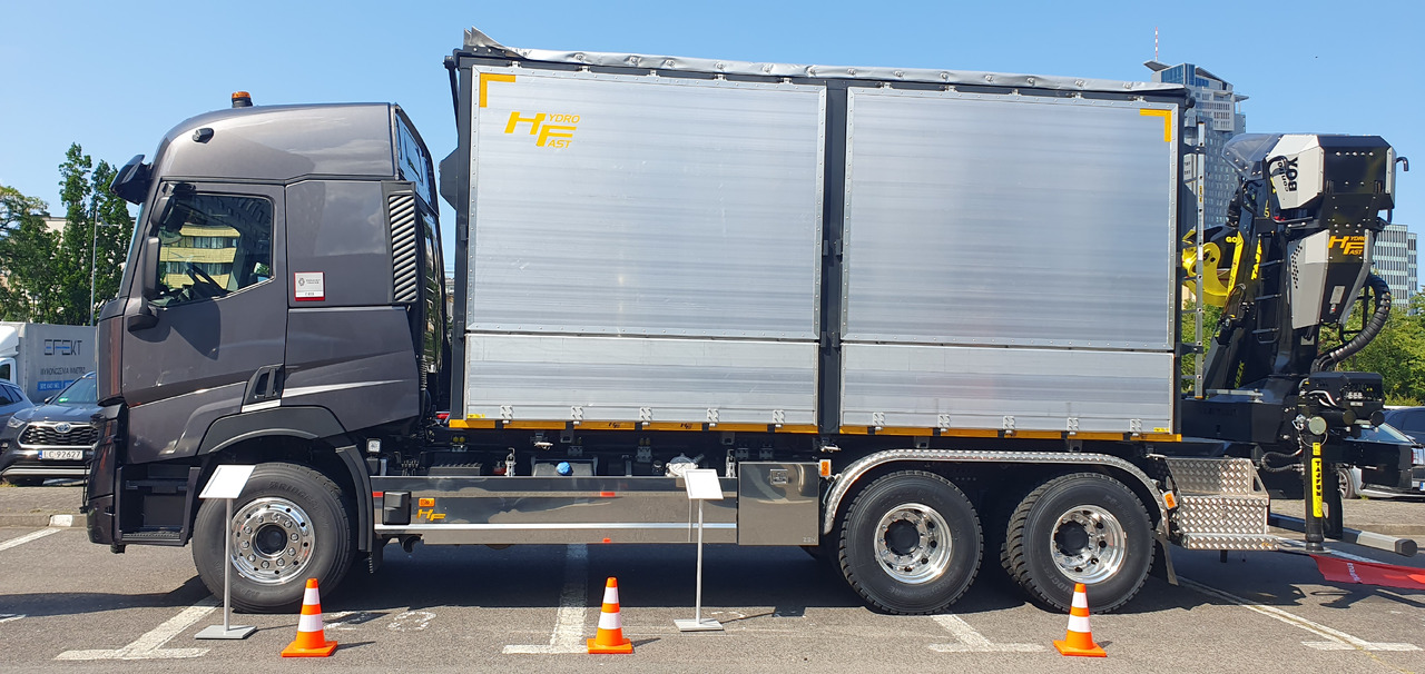 RENAULT TRUCKS CP6x4 Renault zabudowa do biomasy z żyurawiem Tajfun L155ZK/ Renault Biomass body with crane Tajfun L155ZK/ Renault Biomasse-Aufbau mit Kran Tajfun L155ZK - Camião de transporte de madeira: foto 2 RENAULT TRUCKS CP6x4 Renault zabudowa do biomasy z żyurawiem Tajfun L155ZK/ Renault Biomass body with crane Tajfun L155ZK/ Renault Biomasse-Aufbau mit Kran Tajfun L155ZK - Camião de transporte de madeira: foto 2