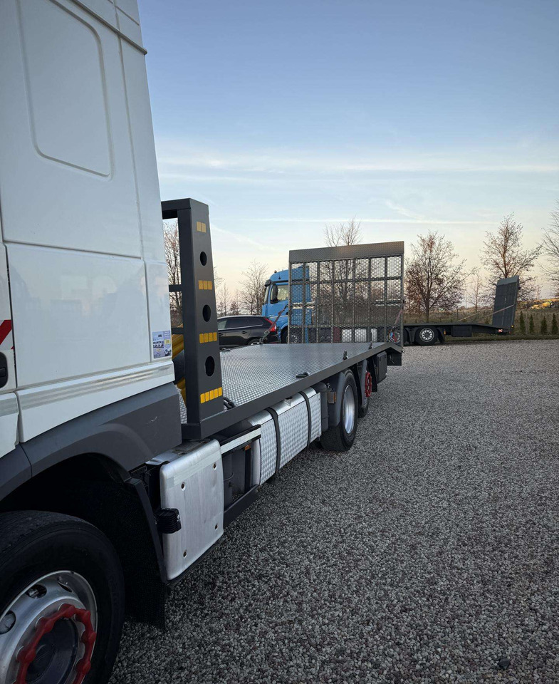 DAF XF 460 - Camião transporte de veículos: foto 4 DAF XF 460 - Camião transporte de veículos: foto 4