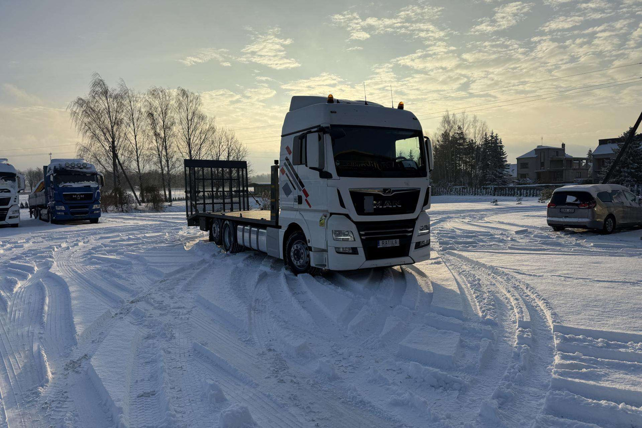 MAN TGX 26.420 - Camião transporte de veículos: foto 2 MAN TGX 26.420 - Camião transporte de veículos: foto 2