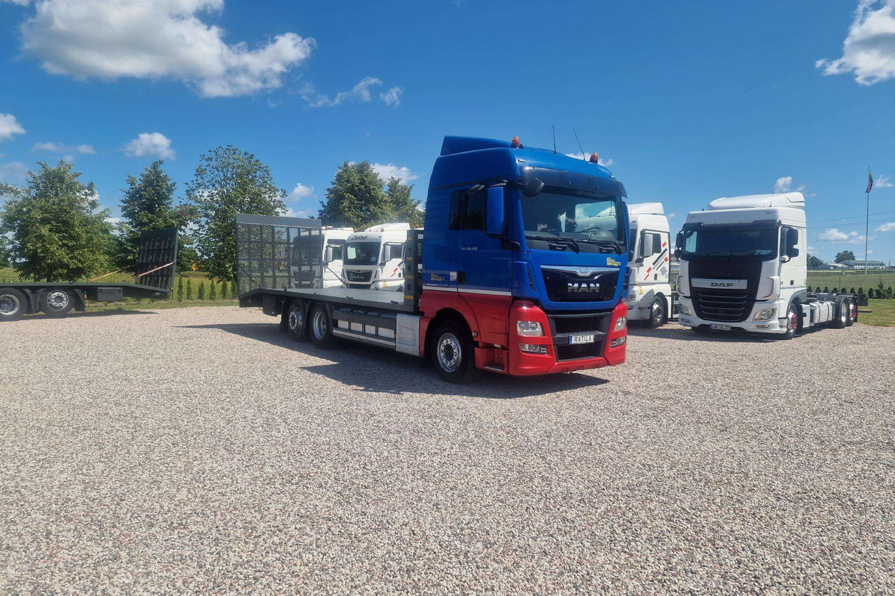 MAN TGX 26.440 - Camião transporte de veículos: foto 1 MAN TGX 26.440 - Camião transporte de veículos: foto 1