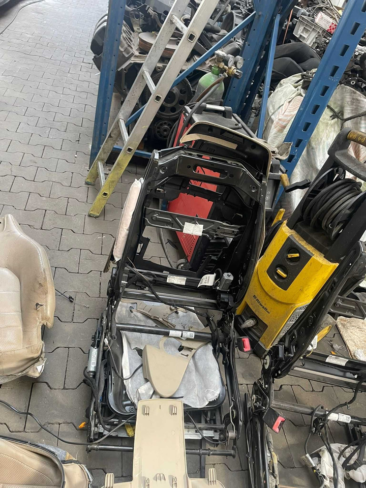 Fotele do Mercedes W 207 kabrio - Banco por Automóvel: foto 3 Fotele do Mercedes W 207 kabrio - Banco por Automóvel: foto 3