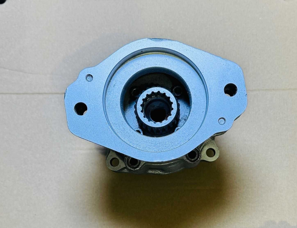 Mercedes PRZYSTAWKA odbioru mocy PTO pompy hydrauliki om471 Nowa - Peça de reposição por Camião: foto 2 Mercedes PRZYSTAWKA odbioru mocy PTO pompy hydrauliki om471 Nowa - Peça de reposição por Camião: foto 2