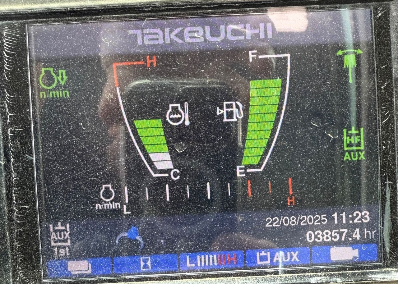 Mini escavadeira Takeuchi TB290: foto 11 Mini escavadeira Takeuchi TB290: foto 11