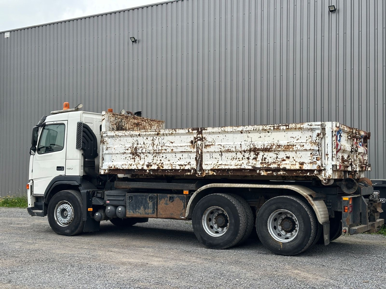 Volvo FM 420 - Camião polibenne: foto 4 Volvo FM 420 - Camião polibenne: foto 4