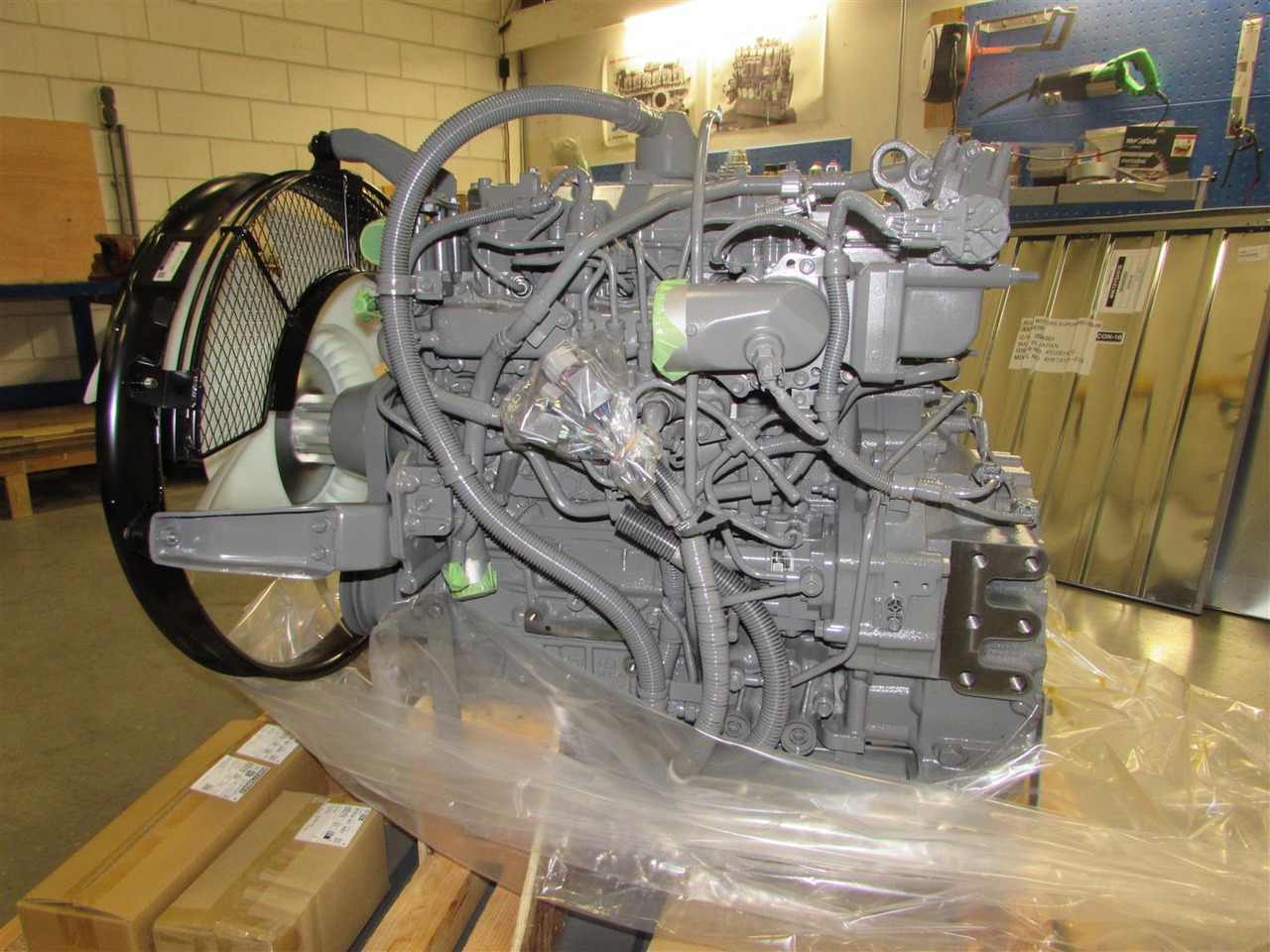 Isuzu 4HK1XYSA-01 - 02 - 04 - Motor por Escavadeira: foto 2 Isuzu 4HK1XYSA-01 - 02 - 04 - Motor por Escavadeira: foto 2