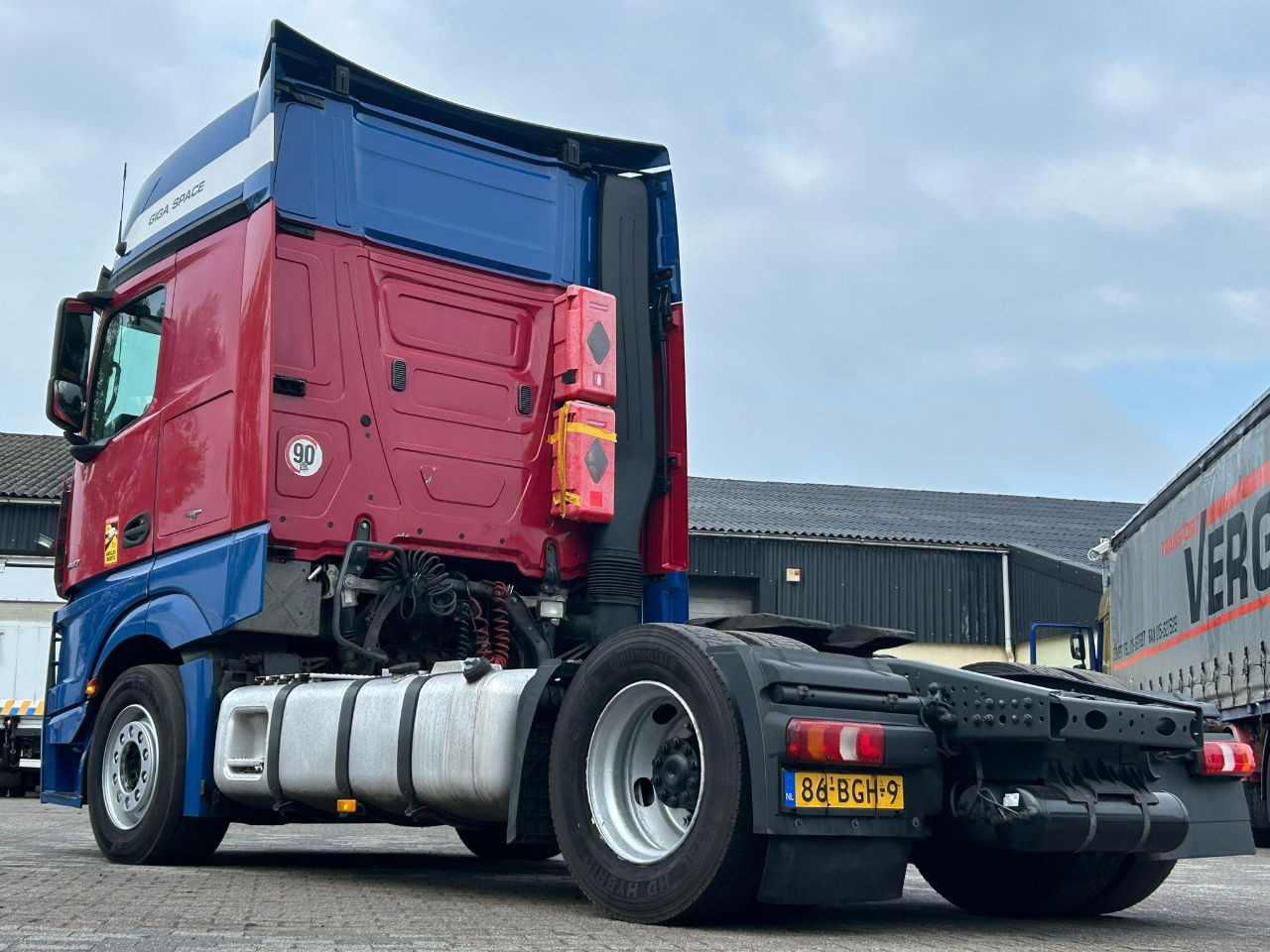 Mercedes-Benz Actros Euro 6 / BJ. 2015 / APK - Tractor: foto 5 Mercedes-Benz Actros Euro 6 / BJ. 2015 / APK - Tractor: foto 5