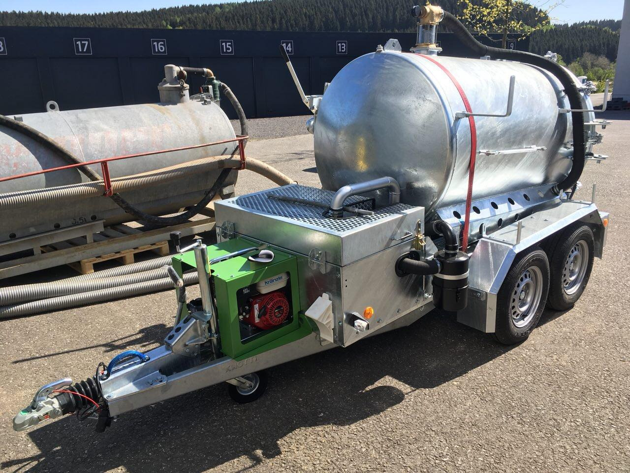 M-Vac 1,8m³ *Kippbar* Vakuum-Saugsystem / Saugfass / Sauganhänger / Saughänger M-Vac Reinigungskit - Caminhão limpa fossa: foto 4 M-Vac 1,8m³ *Kippbar* Vakuum-Saugsystem / Saugfass / Sauganhänger / Saughänger M-Vac Reinigungskit - Caminhão limpa fossa: foto 4