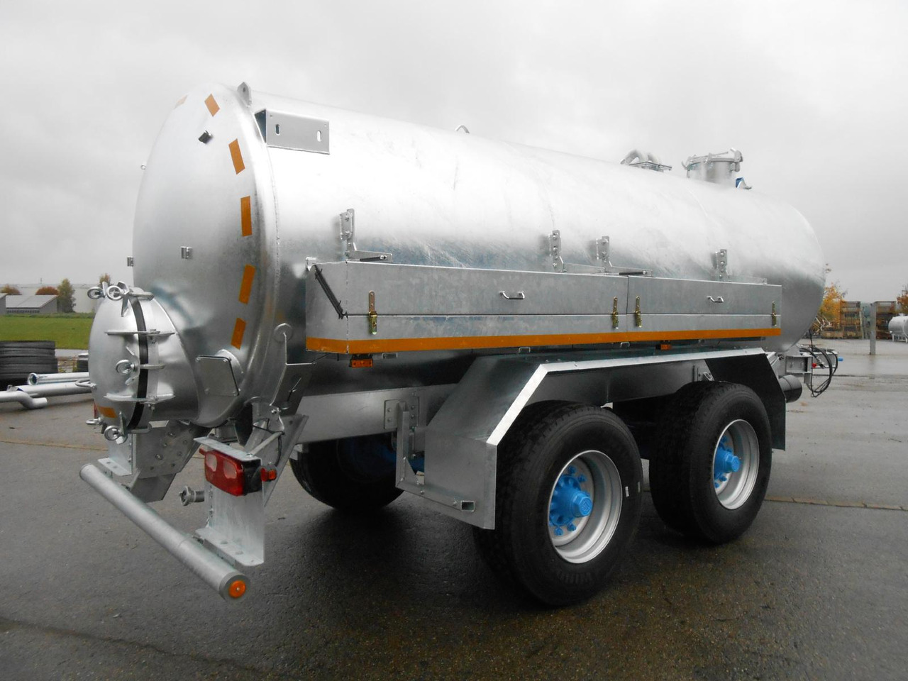 M-Vac 12000l / Wasserfass M-Vac 12000l (12m³) Wasserfass / Wassertank mit 80 km/h Zulassung - Reboque tanque: foto 2 M-Vac 12000l / Wasserfass M-Vac 12000l (12m³) Wasserfass / Wassertank mit 80 km/h Zulassung - Reboque tanque: foto 2