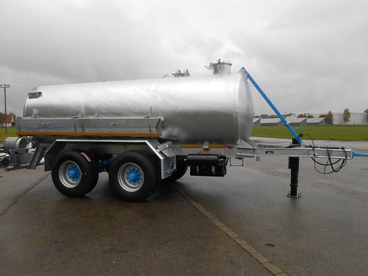M-Vac 12000l / Wasserfass M-Vac 12000l (12m³) Wasserfass / Wassertank mit 80 km/h Zulassung - Reboque tanque: foto 1 M-Vac 12000l / Wasserfass M-Vac 12000l (12m³) Wasserfass / Wassertank mit 80 km/h Zulassung - Reboque tanque: foto 1