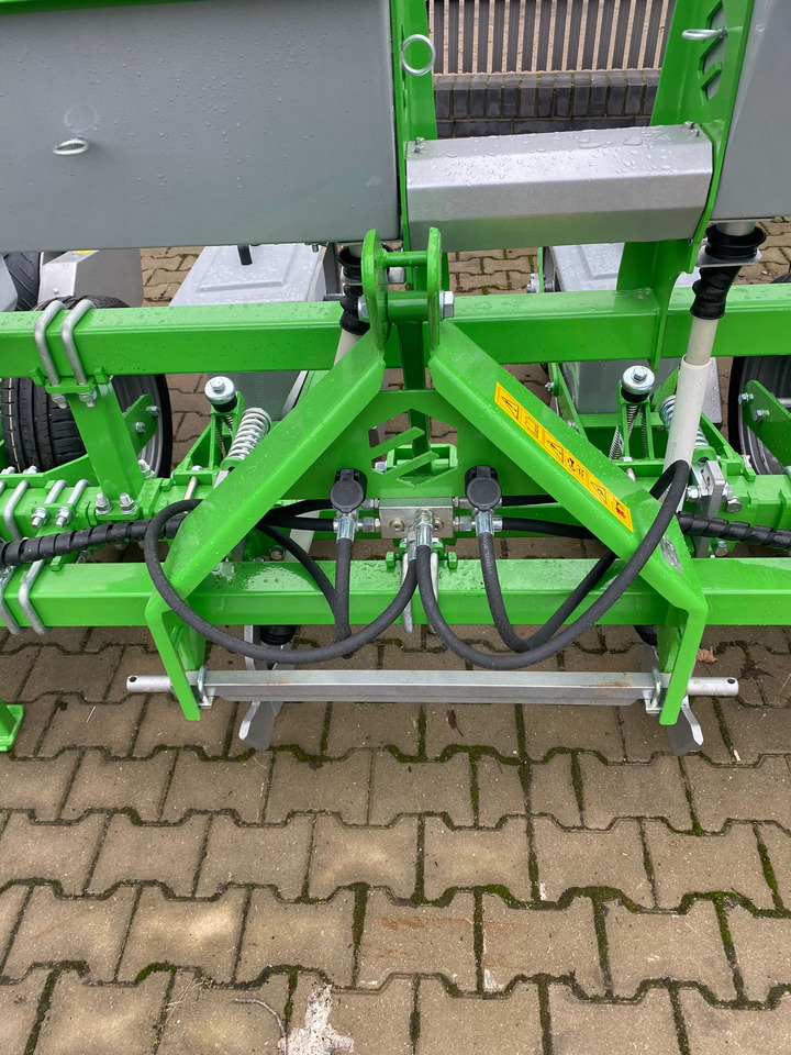 BOMET Precision seeder / Semoir de précision / Siewnik punktowy - Semeadora de precisão: foto 3 BOMET Precision seeder / Semoir de précision / Siewnik punktowy - Semeadora de precisão: foto 3