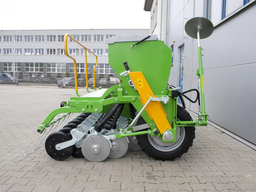 Bomet Drillmaschine / Seeder / Semoir / Seminatrice / Sembradora / Сеялка / Siewnik 3 m - Semeadeira: foto 3 Bomet Drillmaschine / Seeder / Semoir / Seminatrice / Sembradora / Сеялка / Siewnik 3 m - Semeadeira: foto 3